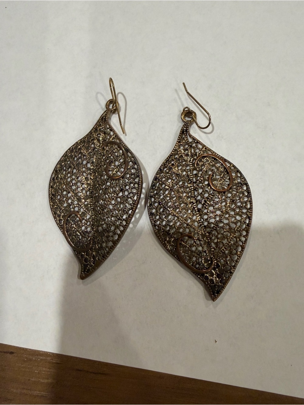 Elegant Filigree Leaf Drop Earrings - Gold Tone